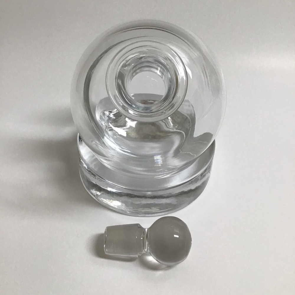 Decanter Clear Glass Tilted Saucer Base Stopper Modern Barware 3PC Round Bourbon - Picture 6 of 8